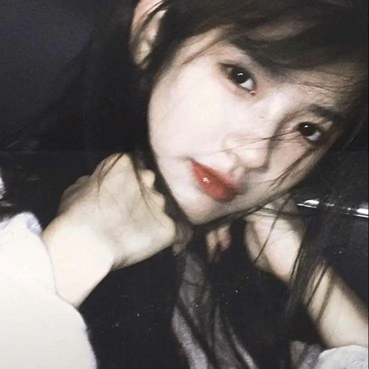 君是慕容卿似花